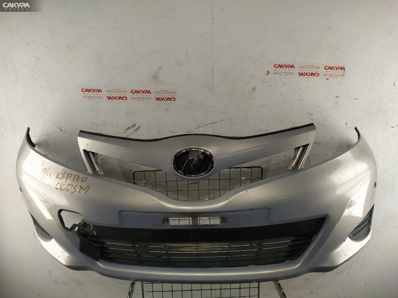Бампер передний Toyota Vitz KSP130 1KR-FE: купить в Сакура Красноярск.