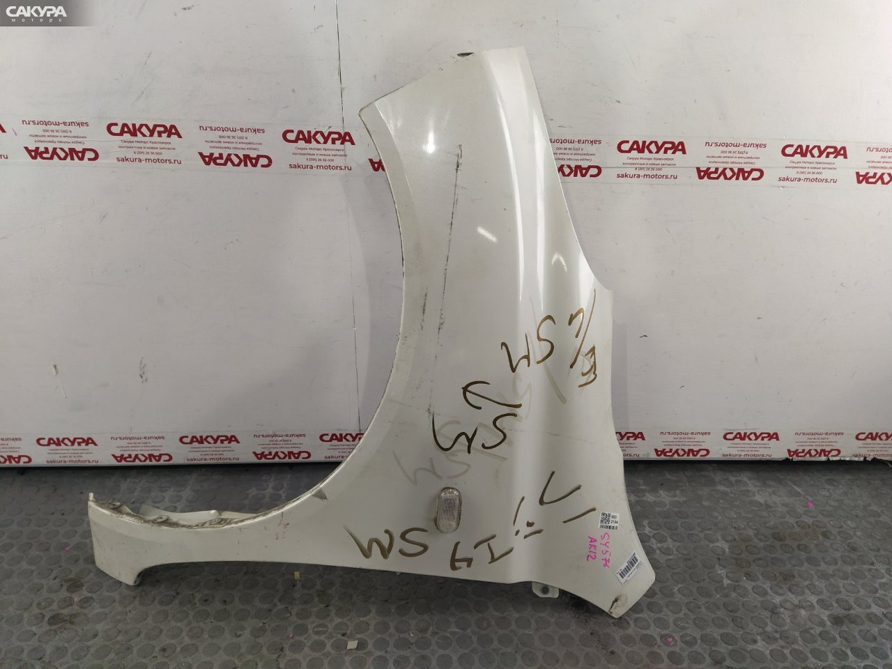 Крыло переднее левое Nissan March AK12 CR12DE: купить в Сакура Красноярск.
