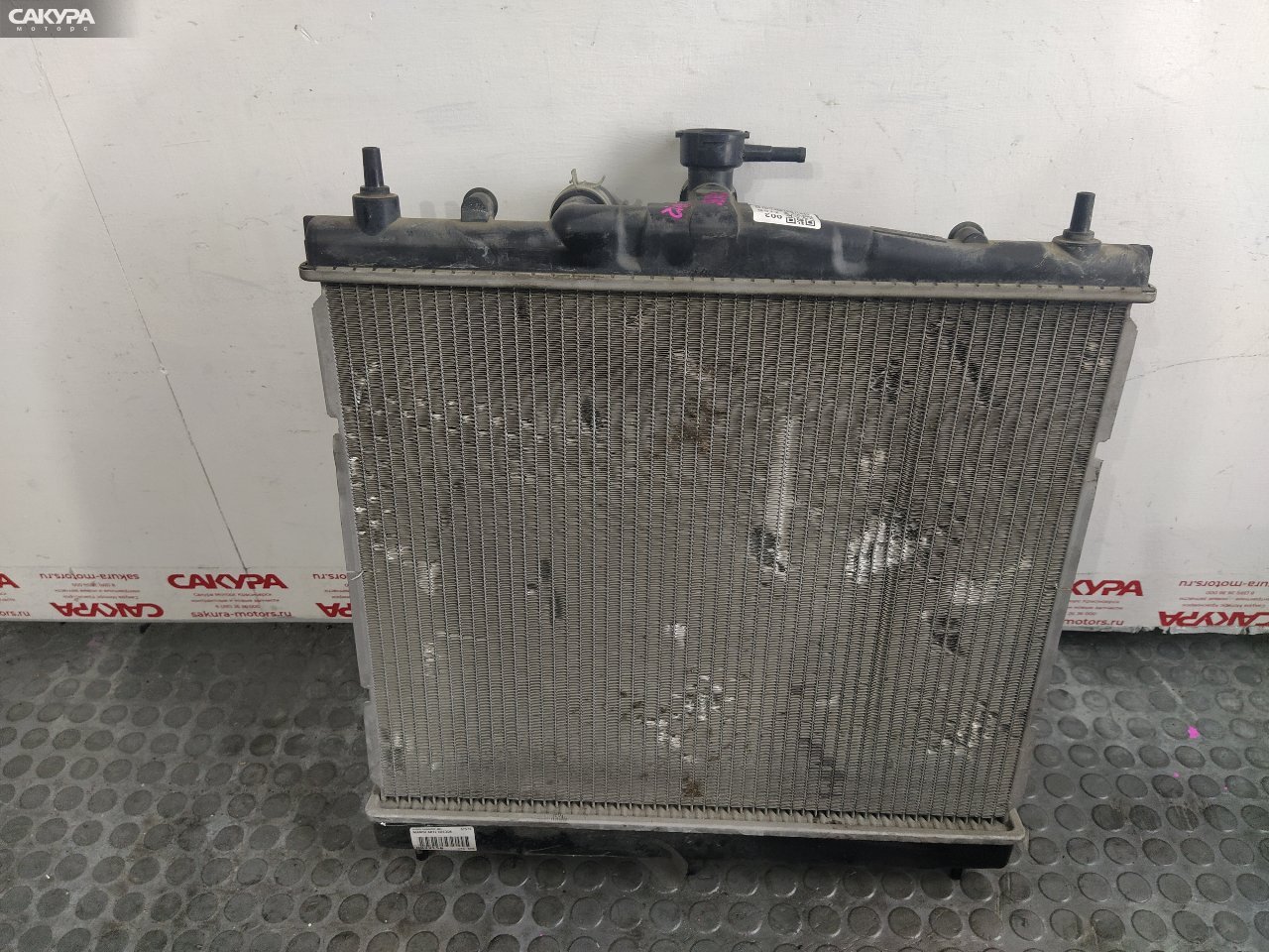 Радиатор двигателя Nissan March AK12 CR12DE: купить в Сакура Красноярск.