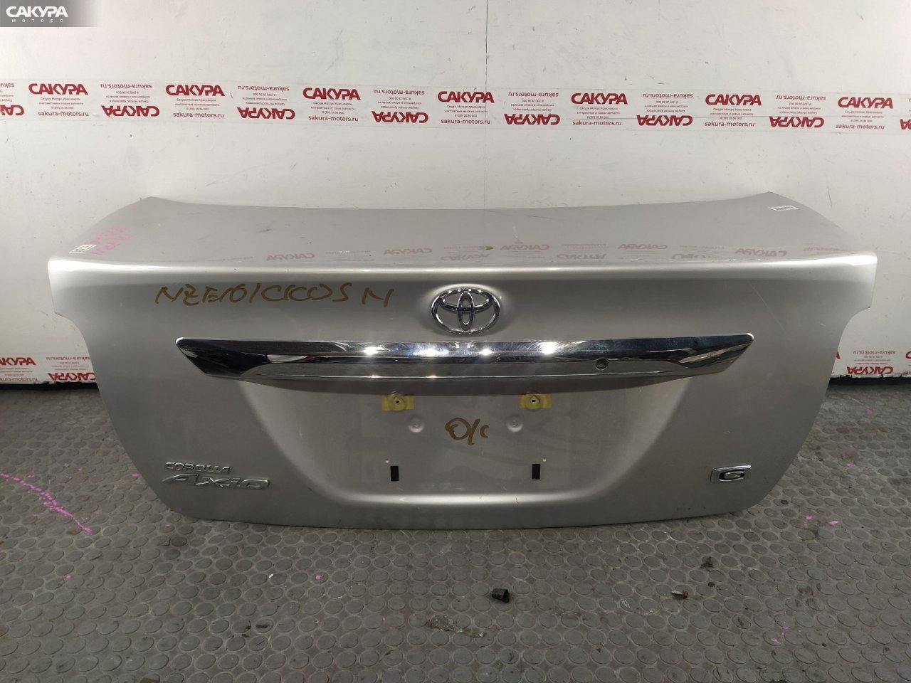 Крышка багажника Toyota Corolla Axio NZE161 1NZ-FE: купить в Сакура Красноярск.