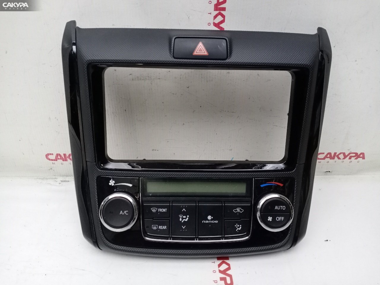 Блок управления климат-контролем Toyota Corolla Axio NZE161 1NZ-FE: купить в Сакура Красноярск.