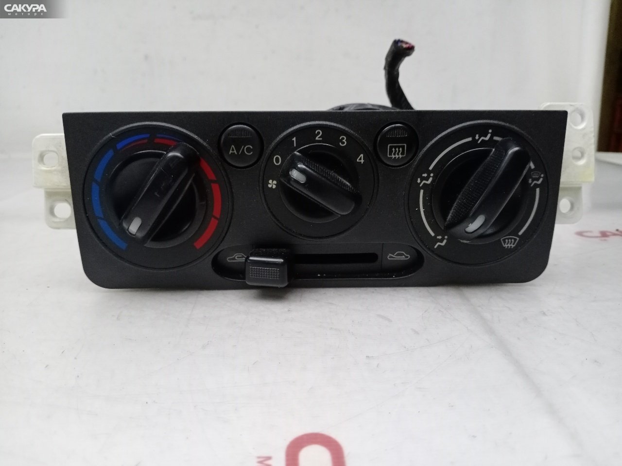 Блок управления климат-контролем Mazda Demio DW3W B3E: купить в Сакура Красноярск.