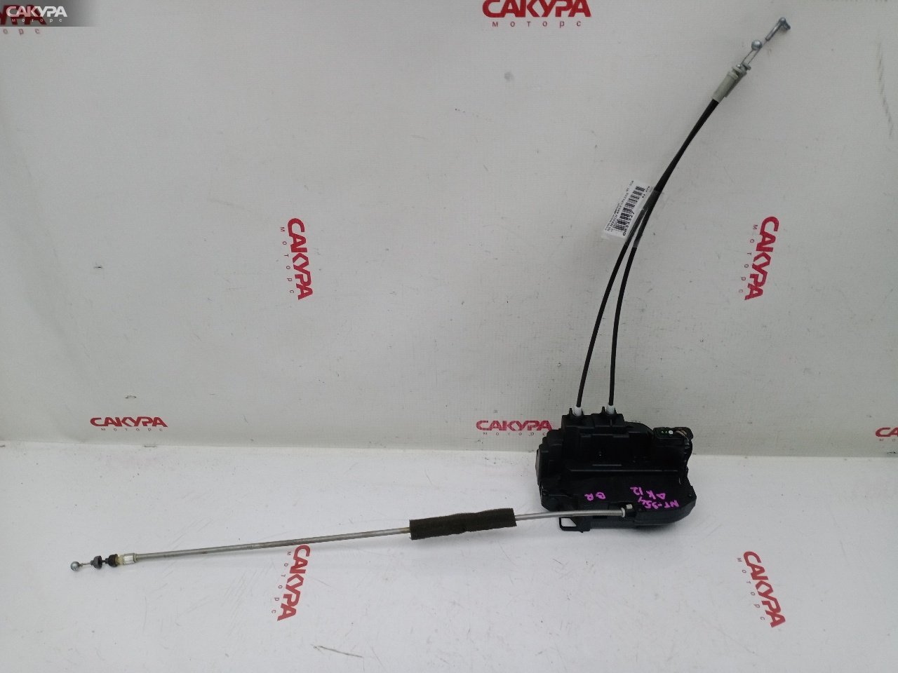 Замок дверной задний правый Nissan March AK12 CR12DE: купить в Сакура Красноярск.