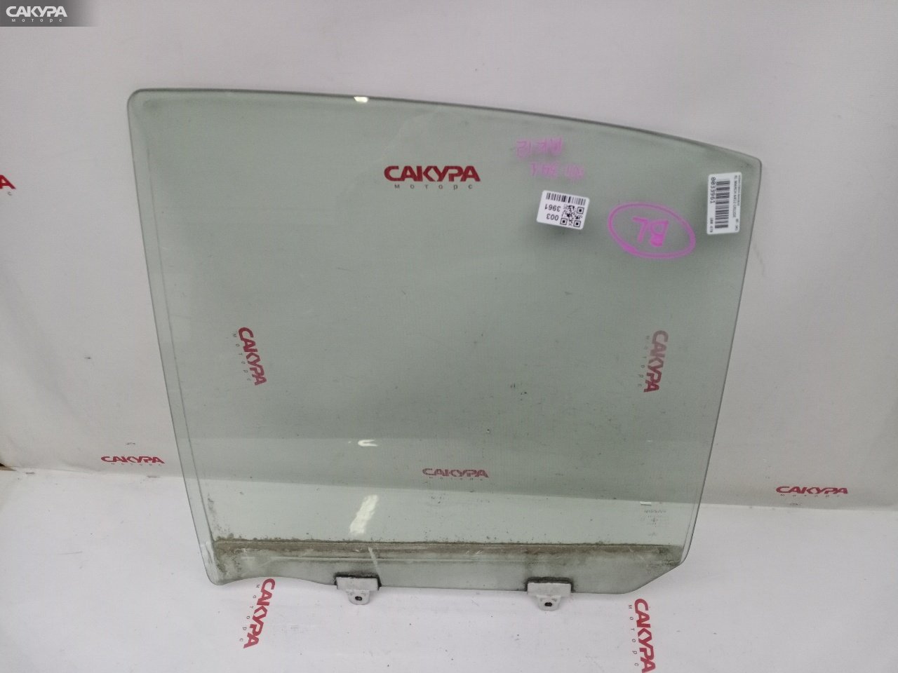 Стекло боковое заднее левое Nissan March AK12 CR12DE: купить в Сакура Красноярск.