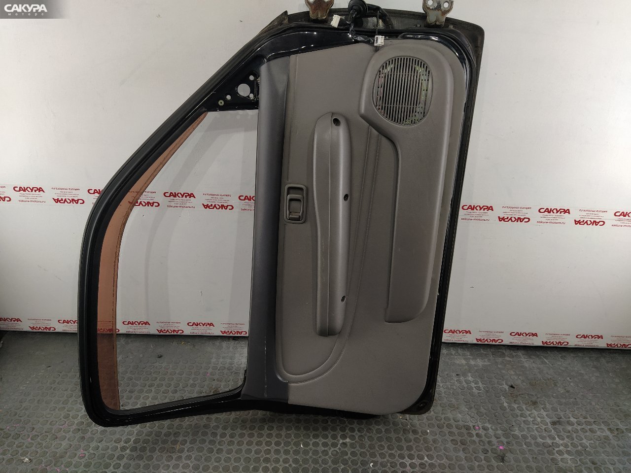 Дверь боковая передняя левая Nissan March K11 CG10DE: купить в Сакура Красноярск.
