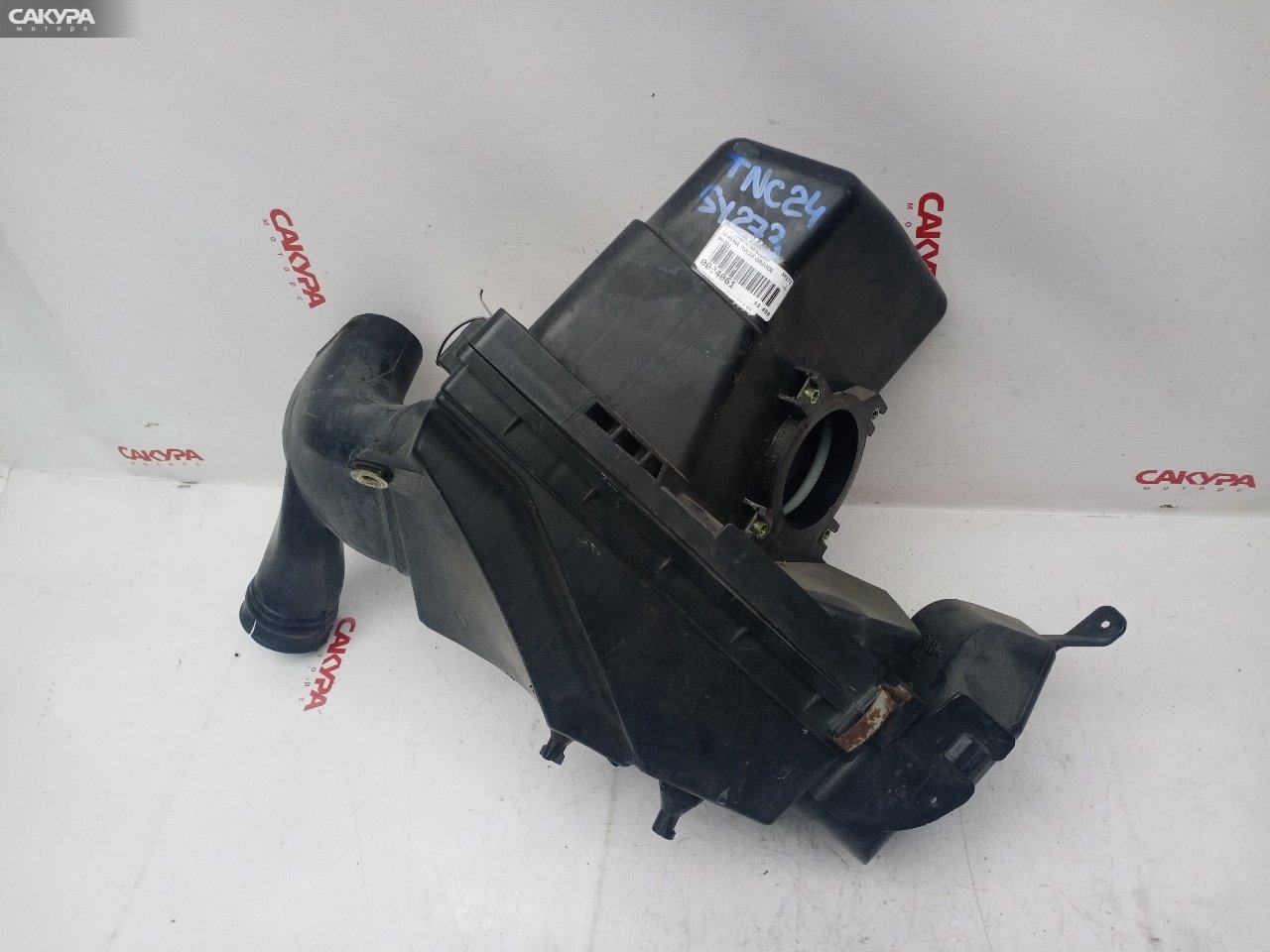 Корпус воздушного фильтра Nissan Serena TNC24 QR20DE: купить в Сакура Красноярск.