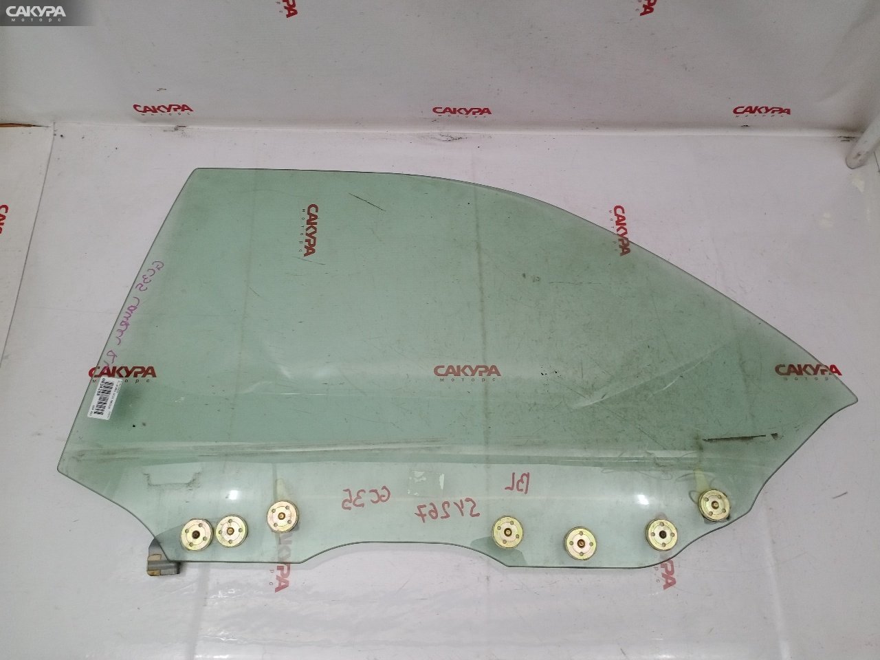 Стекло боковое заднее левое Nissan Laurel GC35 RB25DE: купить в Сакура Красноярск.