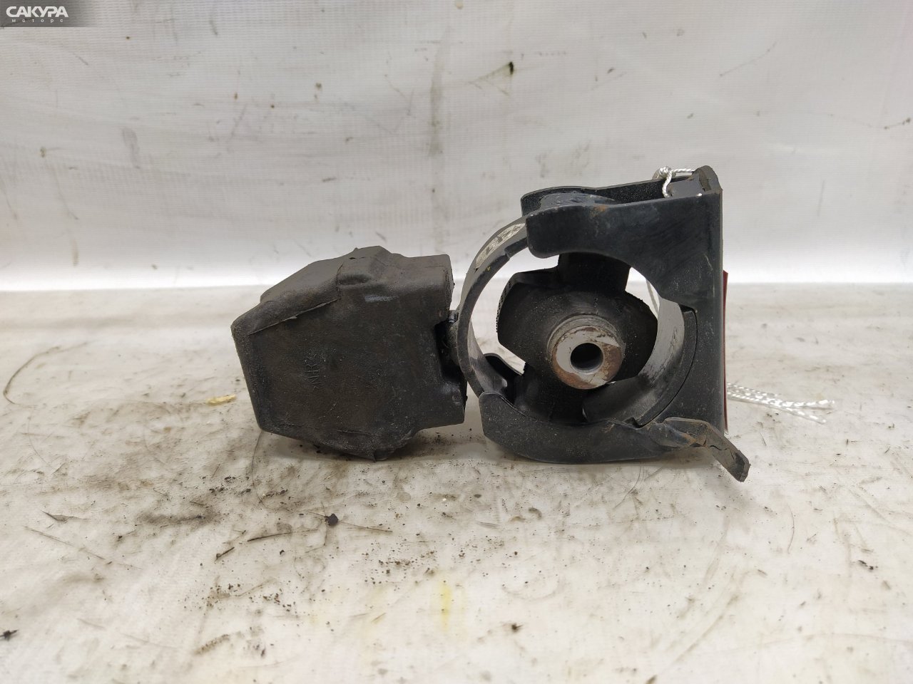 Подушка двигателя передняя Toyota Voxy AZR60G 1AZ-FSE: купить в Сакура Красноярск.