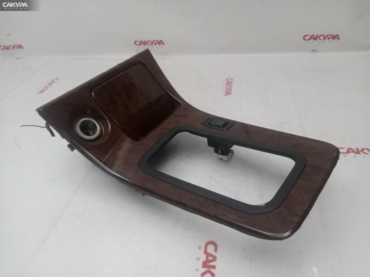 Консоль КПП Nissan Laurel HC35 RB20DE: купить в Сакура Красноярск.