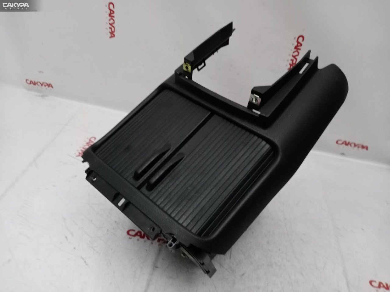 Бардачок Nissan X-TRAIL PNT30 SR20VET: купить в Сакура Красноярск.