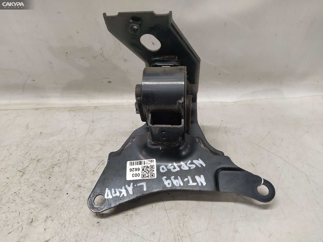 Подушка двигателя левая Toyota Vitz NSP130 1NR-FE: купить в Сакура Красноярск.