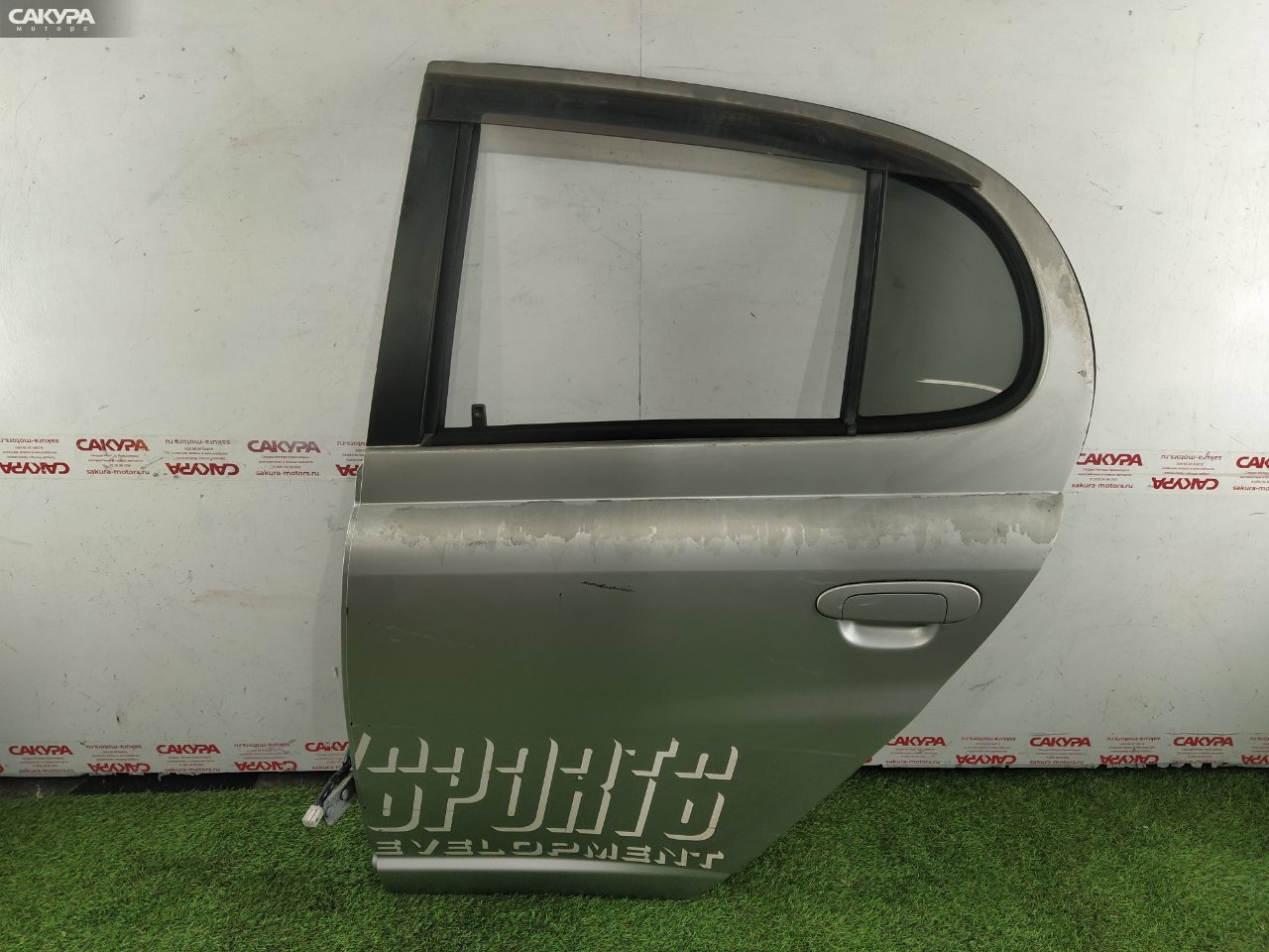 Дверь боковая задняя левая Toyota Platz NCP12 1NZ-FE: купить в Сакура Красноярск.