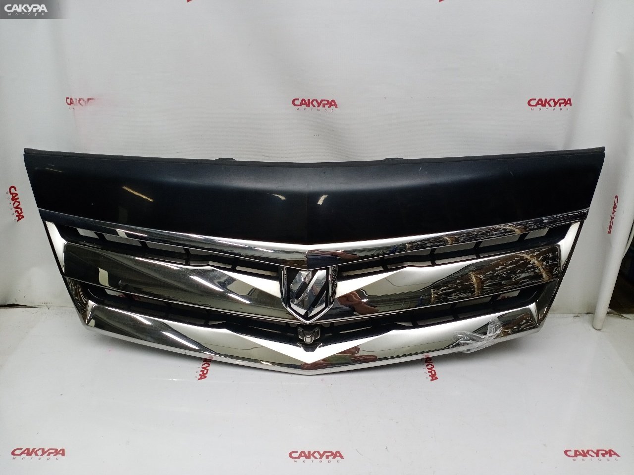 Решетка радиатора Toyota Alphard ATH10 2AZ-FXE: купить в Сакура Красноярск.