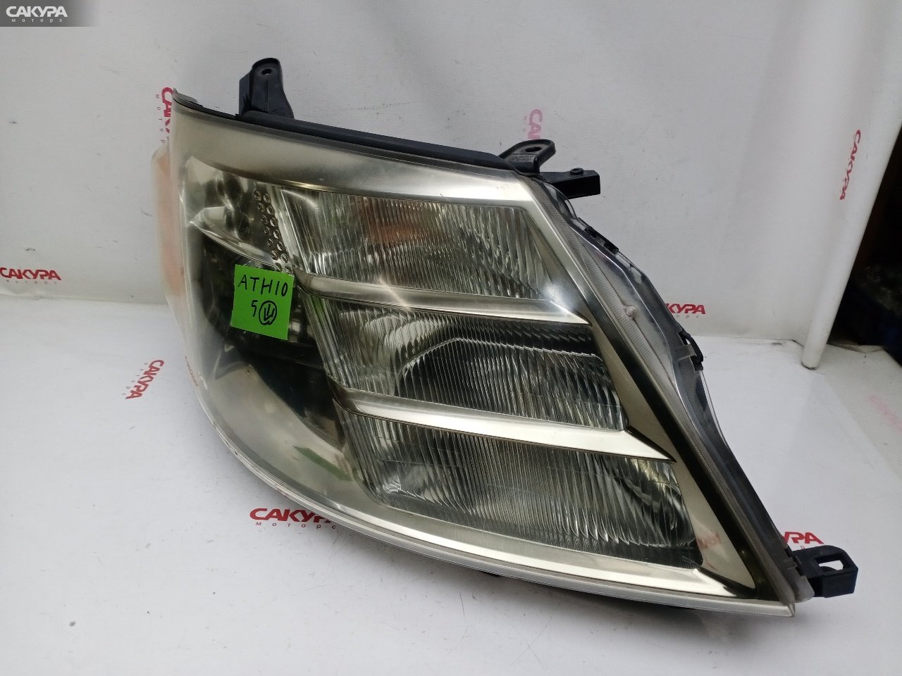 Фара правая Toyota Alphard ATH10 2AZ-FXE 58-10: купить в Сакура Красноярск.