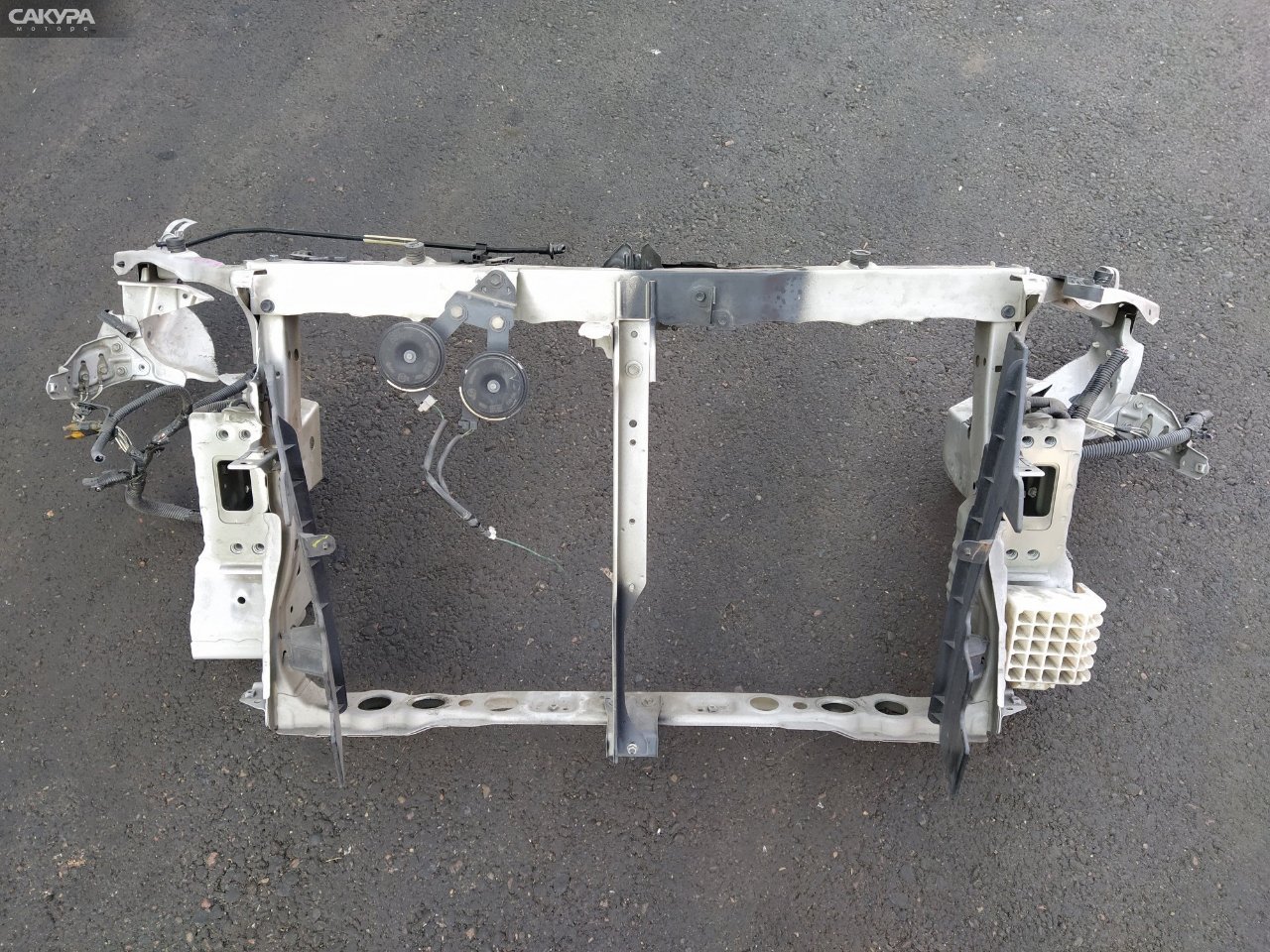 Рамка радиатора Toyota Avensis ZRT272W 3ZR-FAE: купить в Сакура Красноярск.