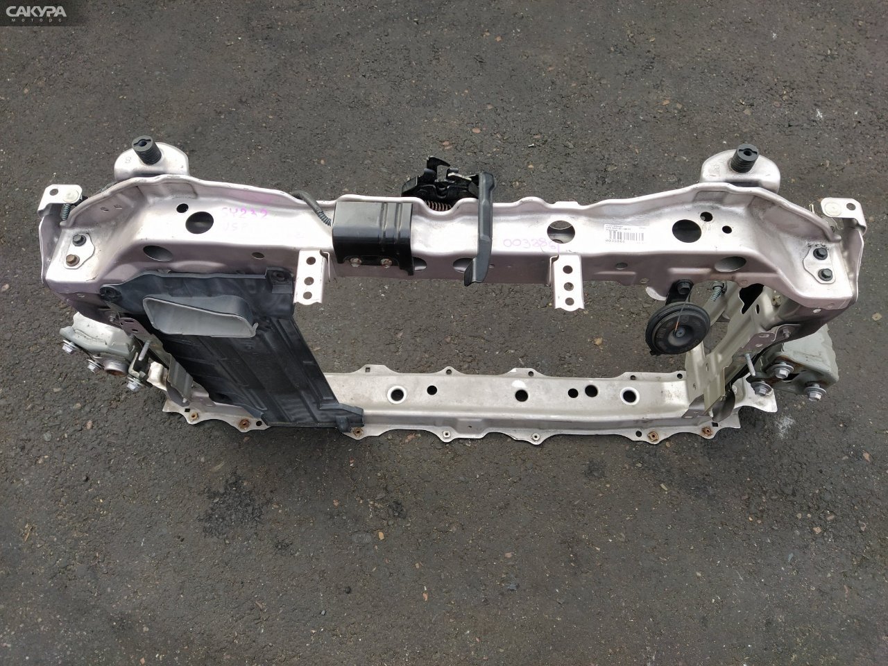 Рамка радиатора Toyota Vitz NSP130 1NR-FE: купить в Сакура Красноярск.