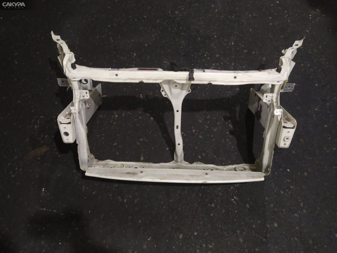 Рамка радиатора Honda FIT GD1 L13A: купить в Сакура Красноярск.
