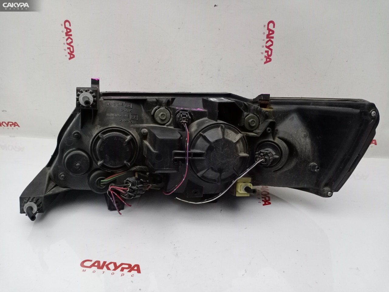 Фара правая Nissan Laurel HC35 RB20DE P0721: купить в Сакура Красноярск.
