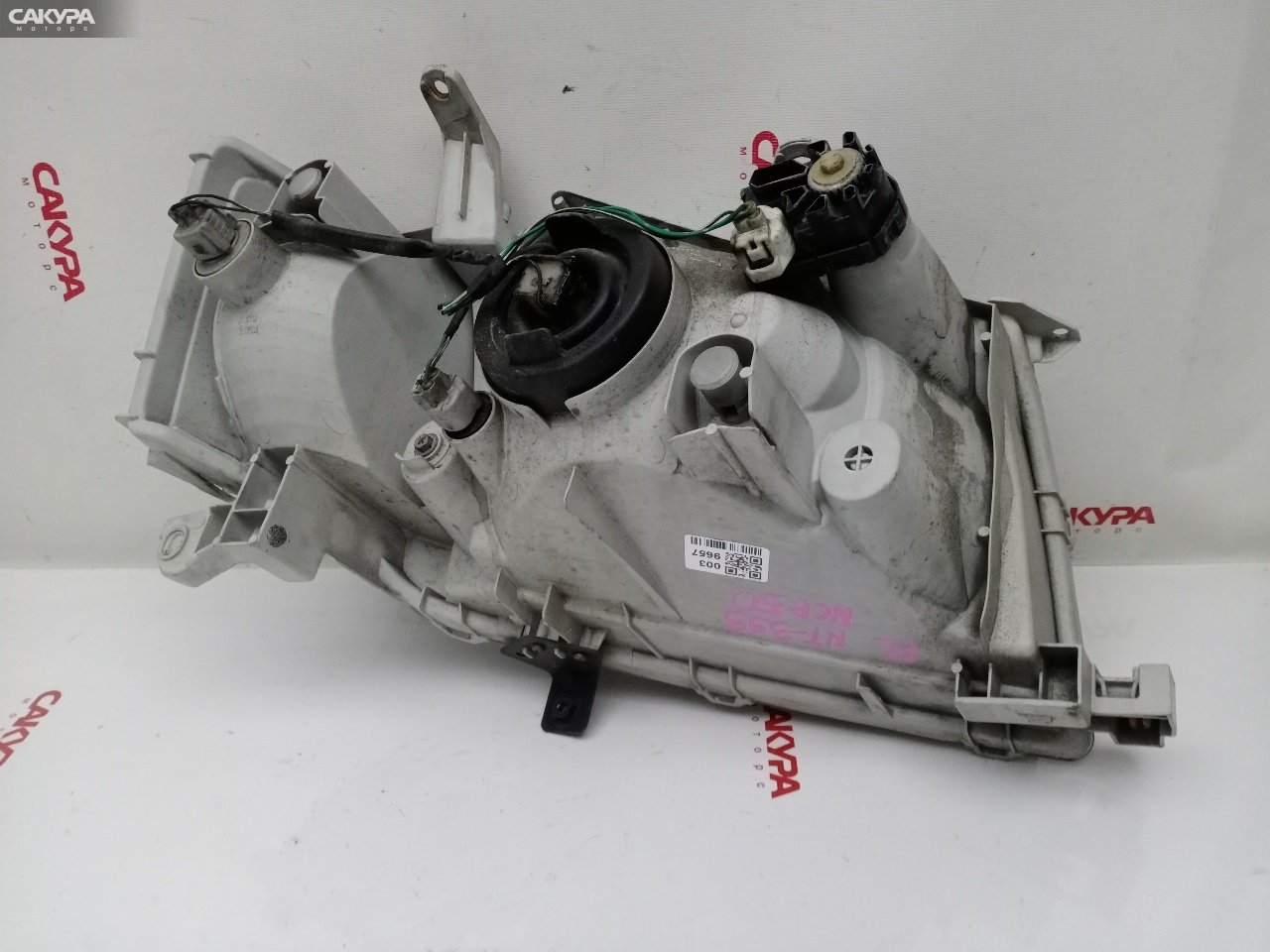 Фара левая Toyota Probox NCP50V 2NZ-FE 52-075: купить в Сакура Красноярск.