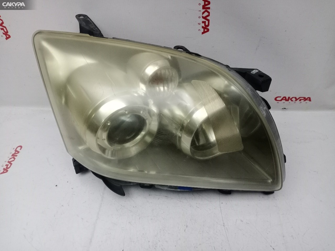 Фара правая Toyota Avensis AZT250 1AZ-FSE 35-106: купить в Сакура Красноярск.