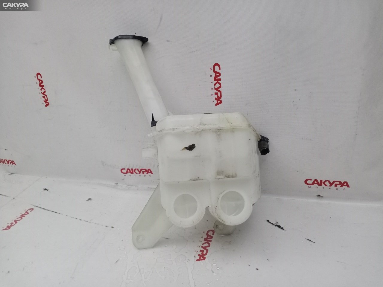 Бачок омывателя Toyota Vitz SCP90 2SZ-FE: купить в Сакура Красноярск.
