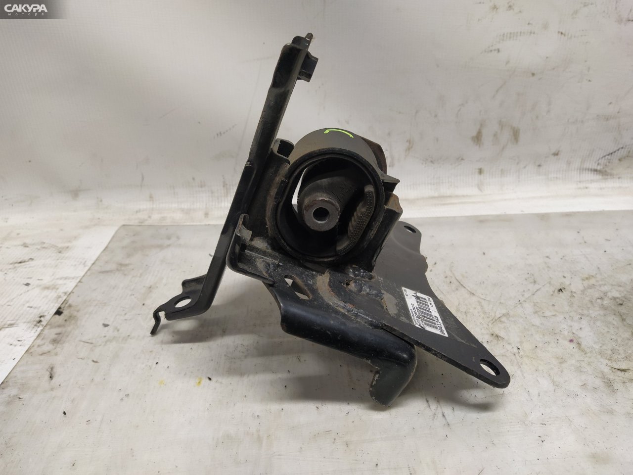 Подушка двигателя левая Toyota Vitz SCP90 2SZ-FE: купить в Сакура Красноярск.
