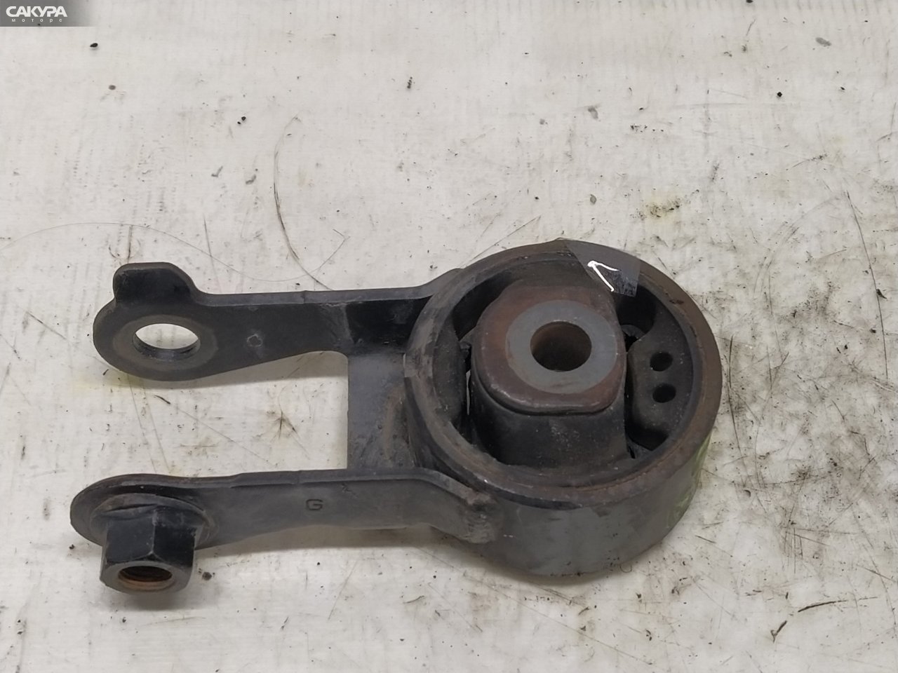 Подушка двигателя задняя Toyota Vitz SCP90 2SZ-FE: купить в Сакура Красноярск.