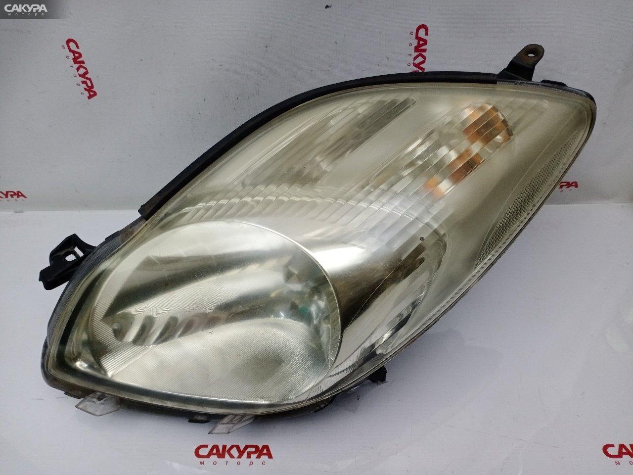 Фара левая Toyota Vitz KSP90 1KR-FE 52-183: купить в Сакура Красноярск.