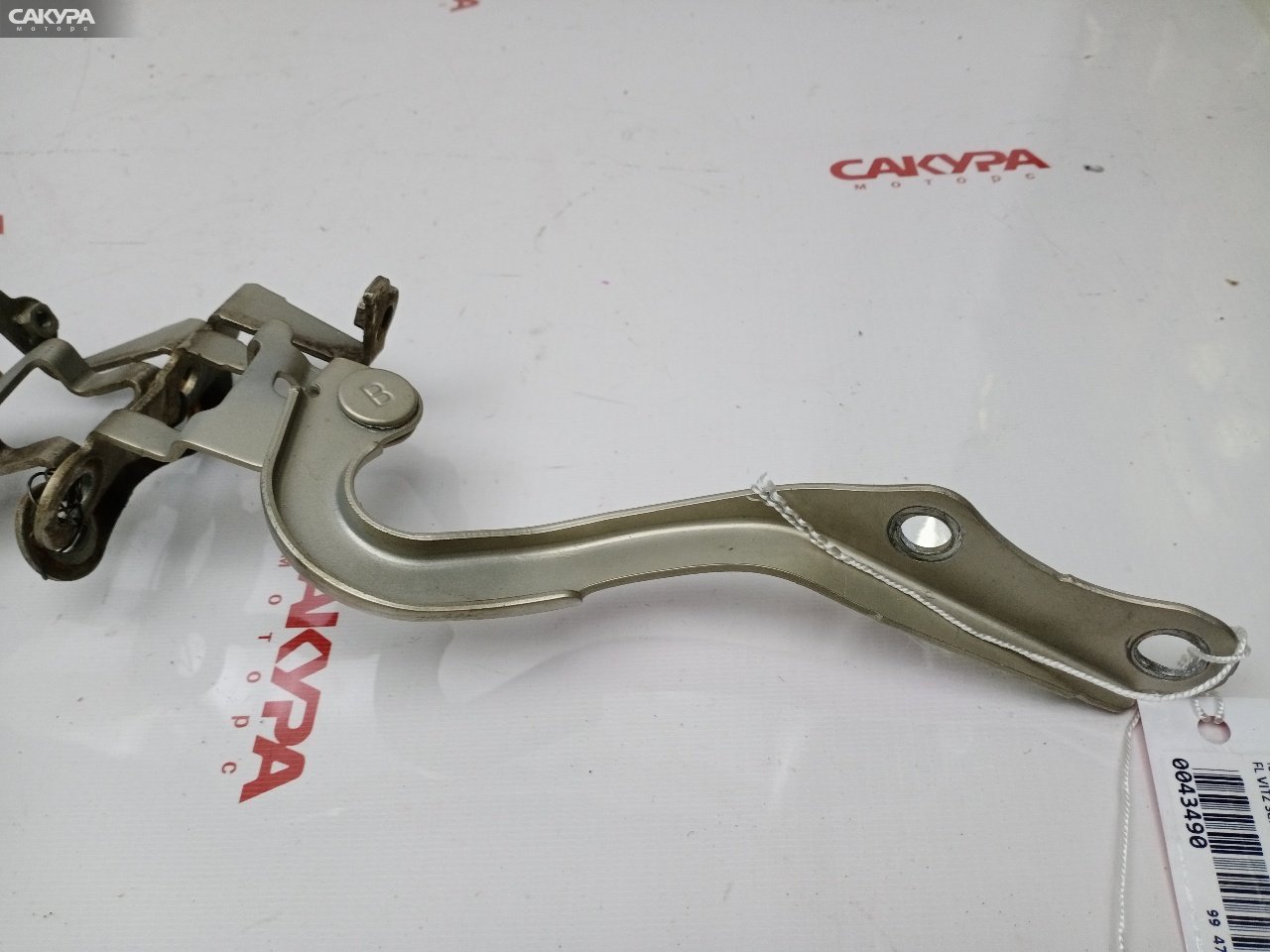 Кронштейн капота передний левый Toyota Vitz SCP90 2SZ-FE: купить в Сакура Красноярск.