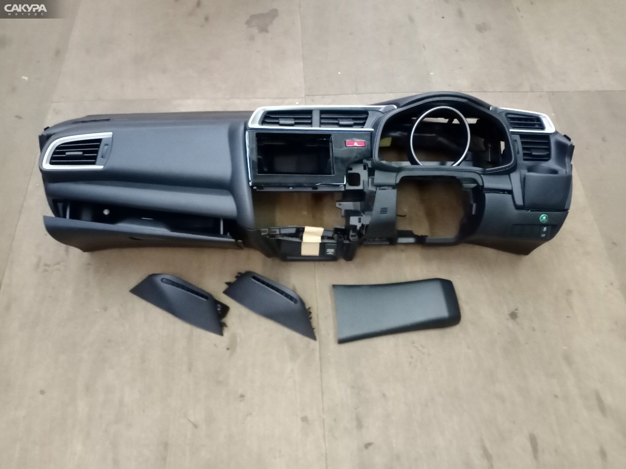 Панель передняя в салон Honda FIT GK3 L13B: купить в Сакура Красноярск.
