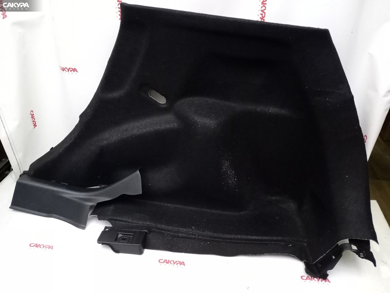 Обшивка багажника правая Honda FIT GK3 L13B: купить в Сакура Красноярск.