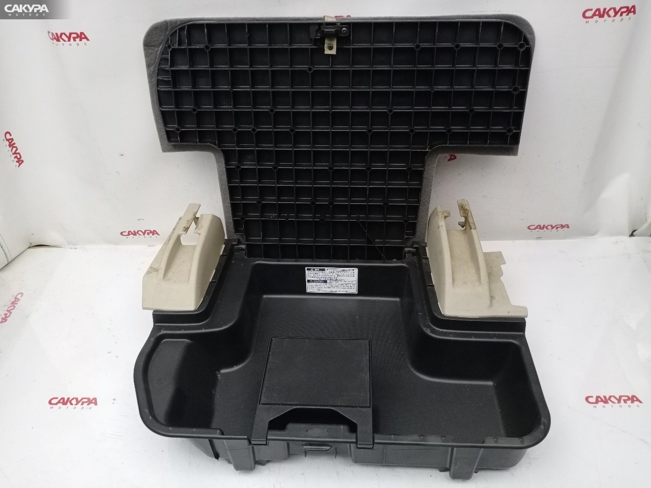Бардачок правый Toyota Corolla Spacio ZZE122N 1ZZ-FE: купить в Сакура Красноярск.