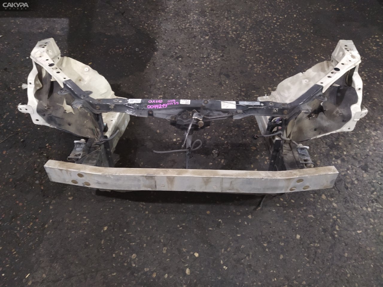Рамка радиатора Toyota Mark II Blit GX110W 1G-FE: купить в Сакура Красноярск.