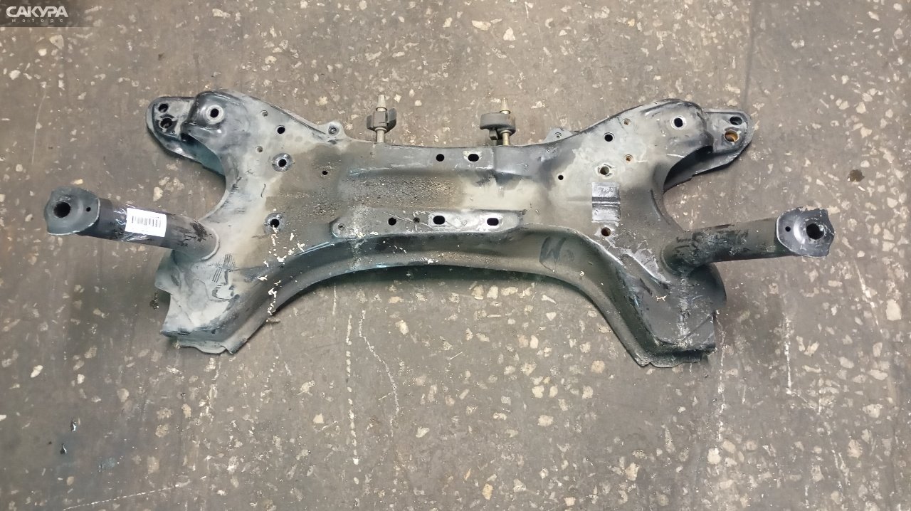 Балка поперечная передняя Toyota Vitz SCP10 1SZ-FE: купить в Сакура Красноярск.