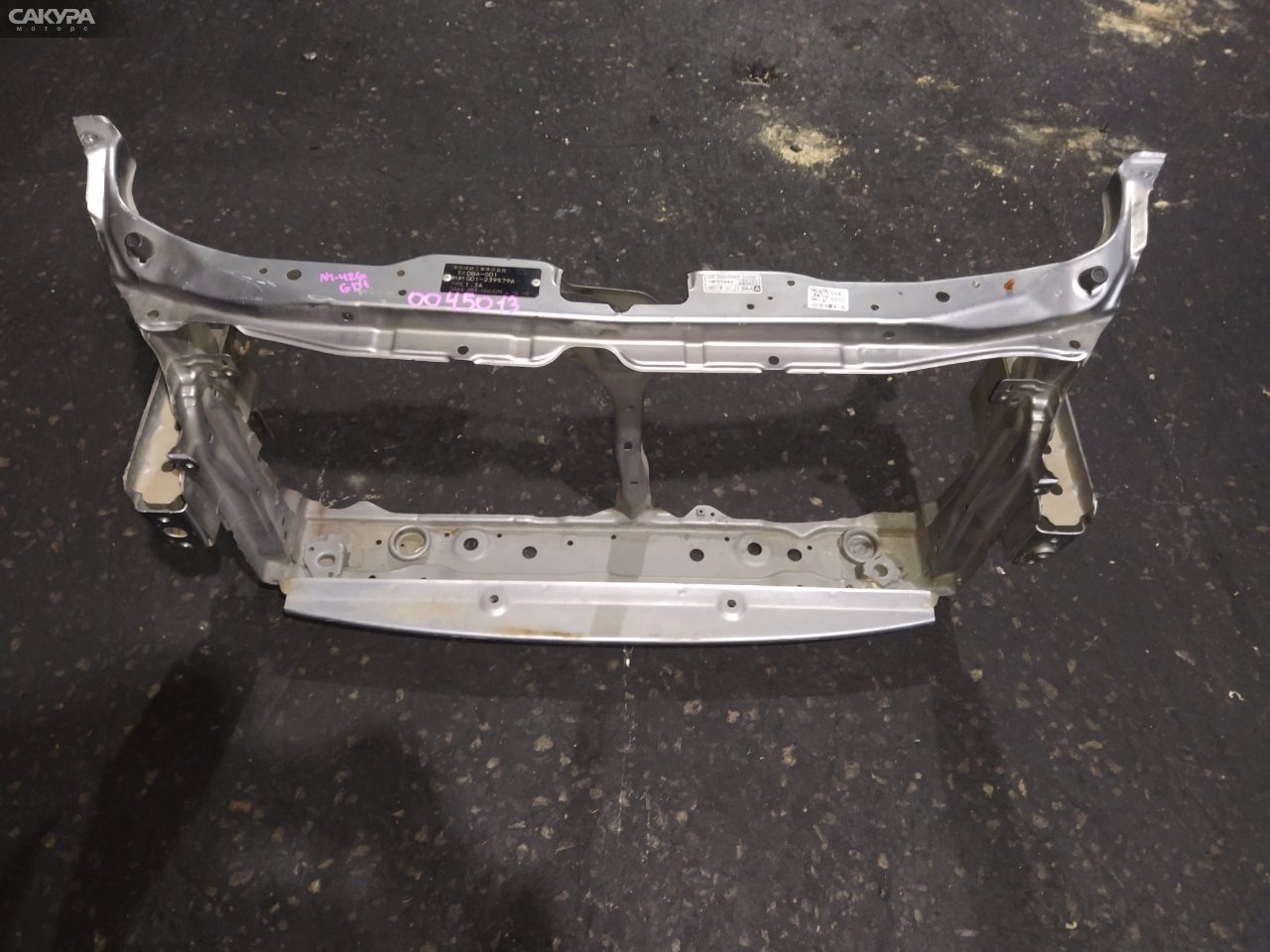 Рамка радиатора Honda FIT GD1 L13A: купить в Сакура Красноярск.