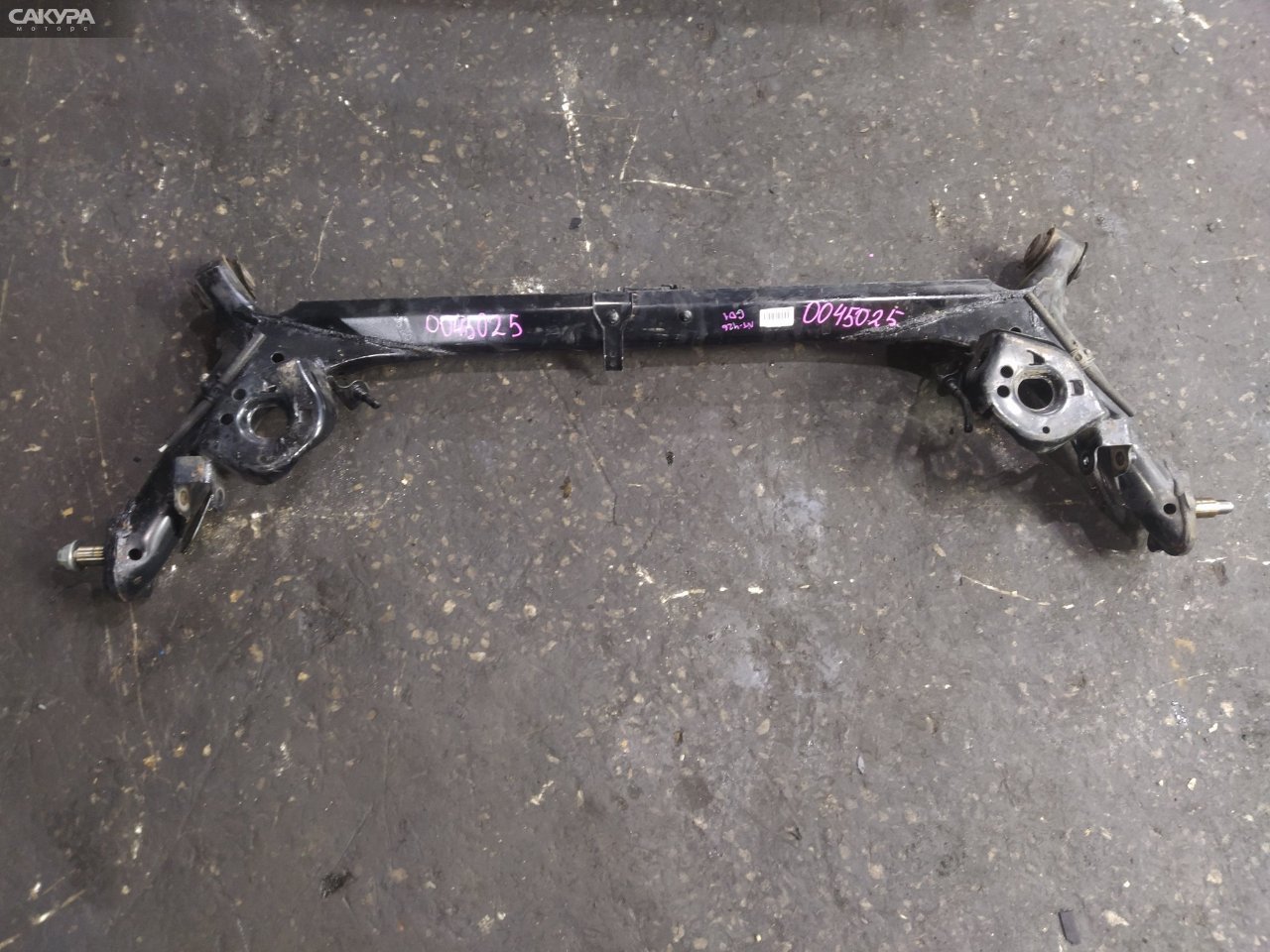 Балка поперечная задняя Honda FIT GD1 L13A: купить в Сакура Красноярск.