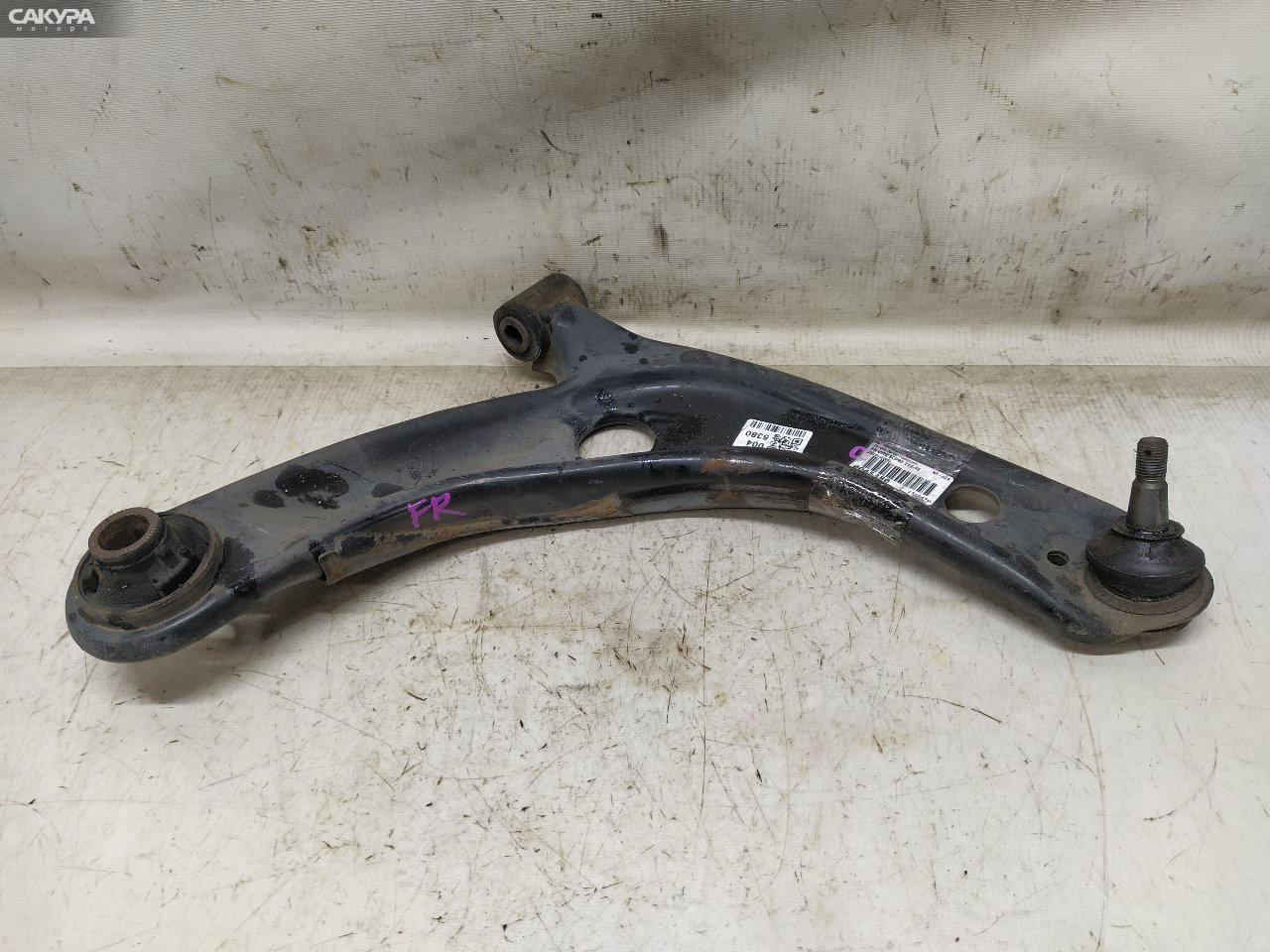 Рычаг подвески передний правый Toyota Vitz SCP90 2SZ-FE: купить в Сакура Красноярск.