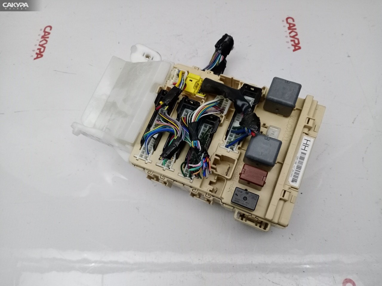 Блок реле и предохранителей Toyota Alphard MNH10W 1MZ-FE: купить в Сакура Красноярск.