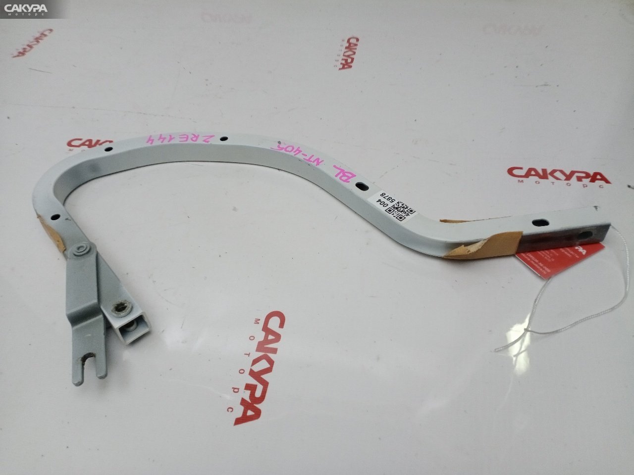 Кронштейн багажника задний Toyota Corolla Axio ZRE144 2ZR-FAE: купить в Сакура Красноярск.