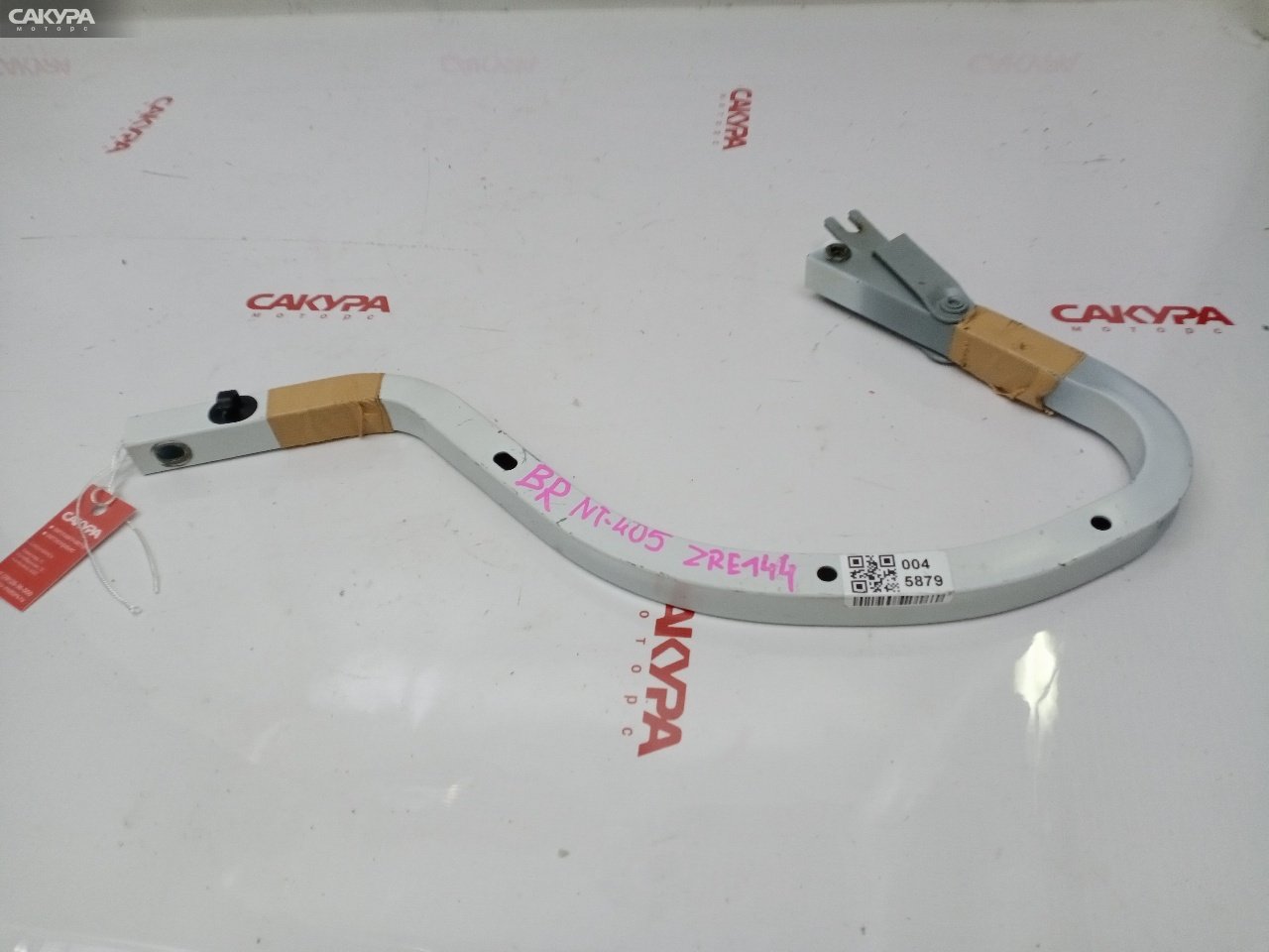 Кронштейн багажника задний Toyota Corolla Axio ZRE144 2ZR-FAE: купить в Сакура Красноярск.