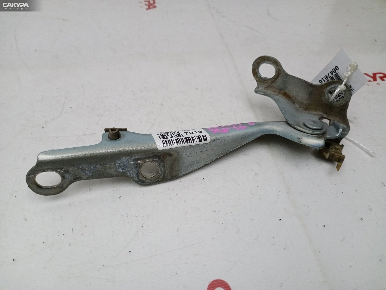 Кронштейн капота правый Toyota Vitz SCP10 1SZ-FE: купить в Сакура Красноярск.