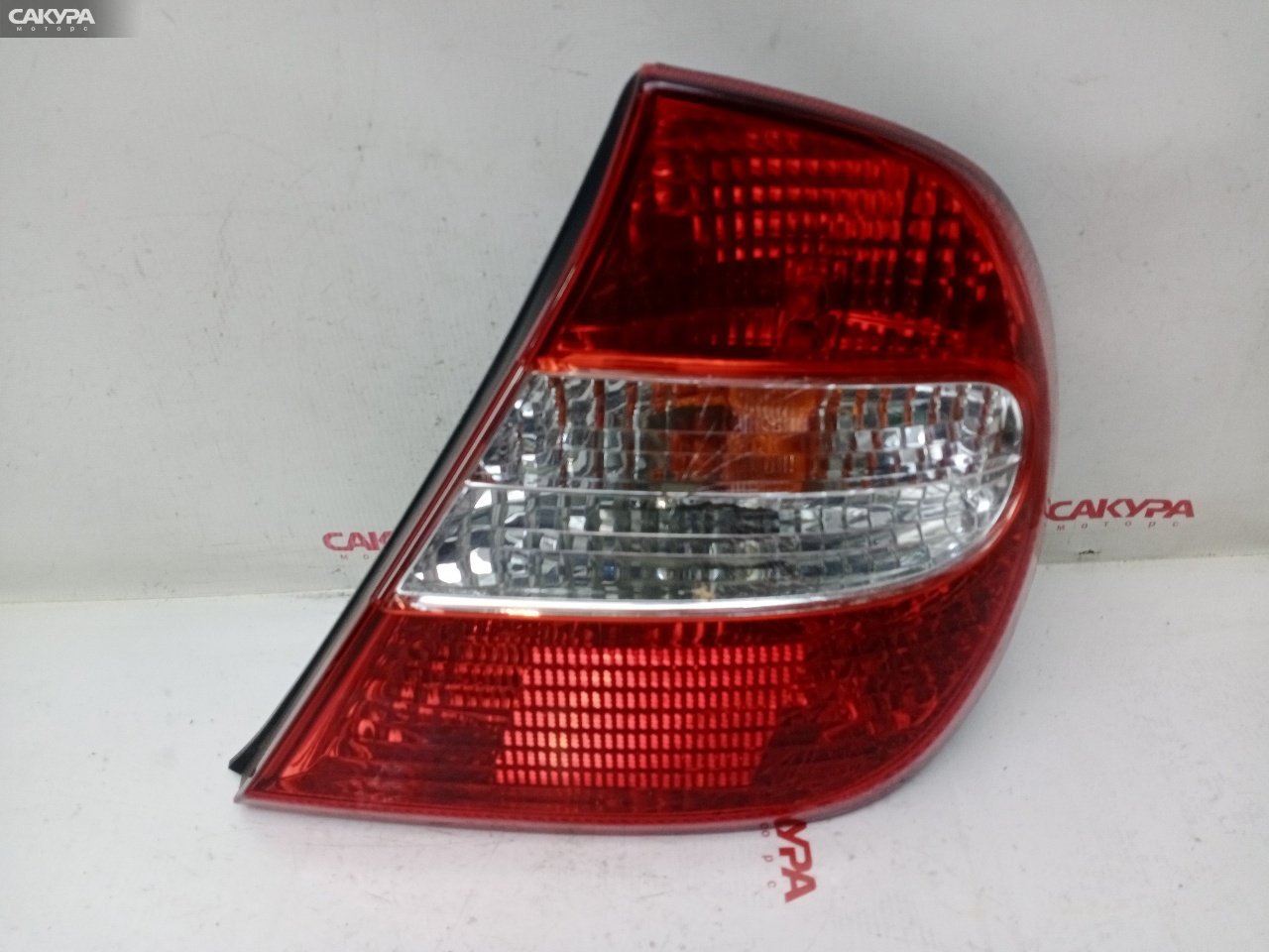 Фонарь стоп-сигнала правый Toyota Camry ACV30 2AZ-FE 33-67: купить в Сакура Красноярск.