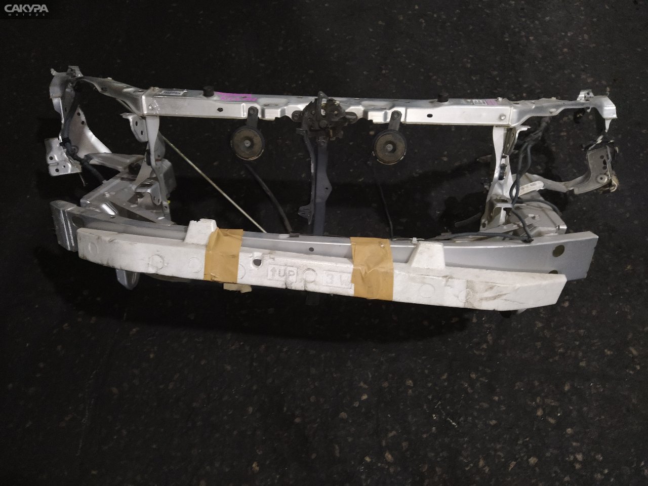 Рамка радиатора Toyota Corolla Axio NZE141 1NZ-FE: купить в Сакура Красноярск.