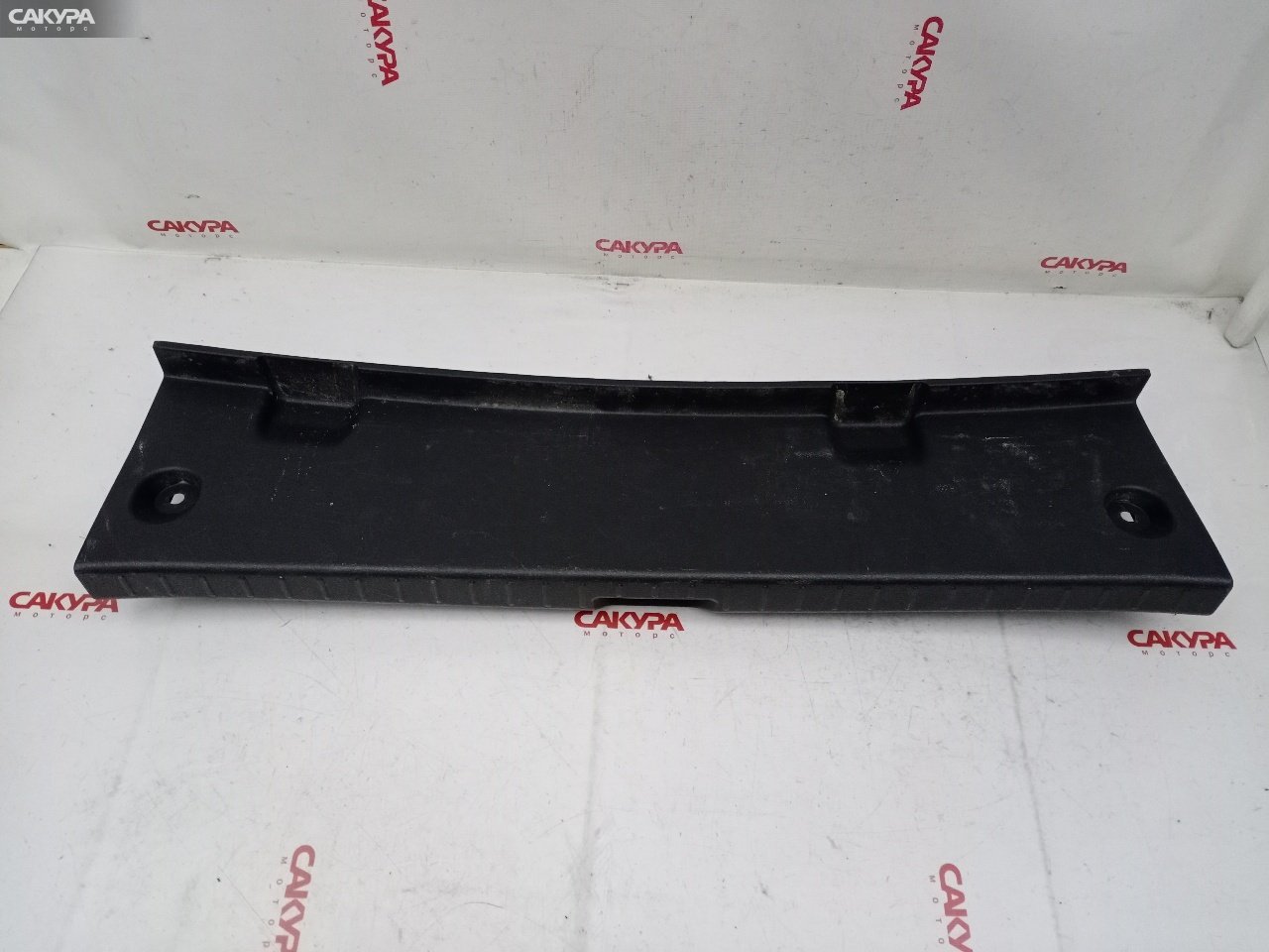Обшивка багажника Toyota Corolla Axio NZE141 1NZ-FE: купить в Сакура Красноярск.