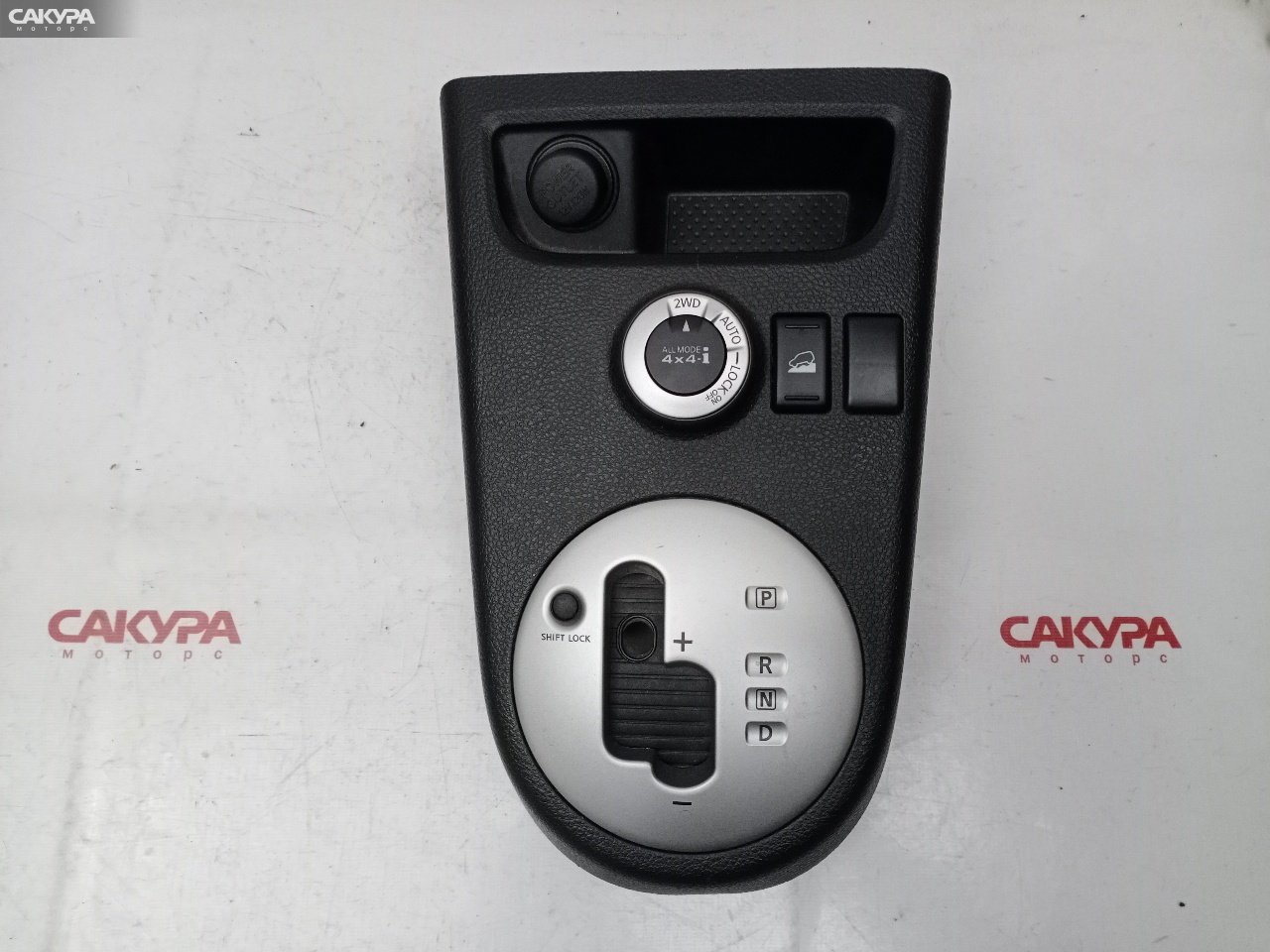 Консоль КПП Nissan X-TRAIL TNT31 QR25DE: купить в Сакура Красноярск.