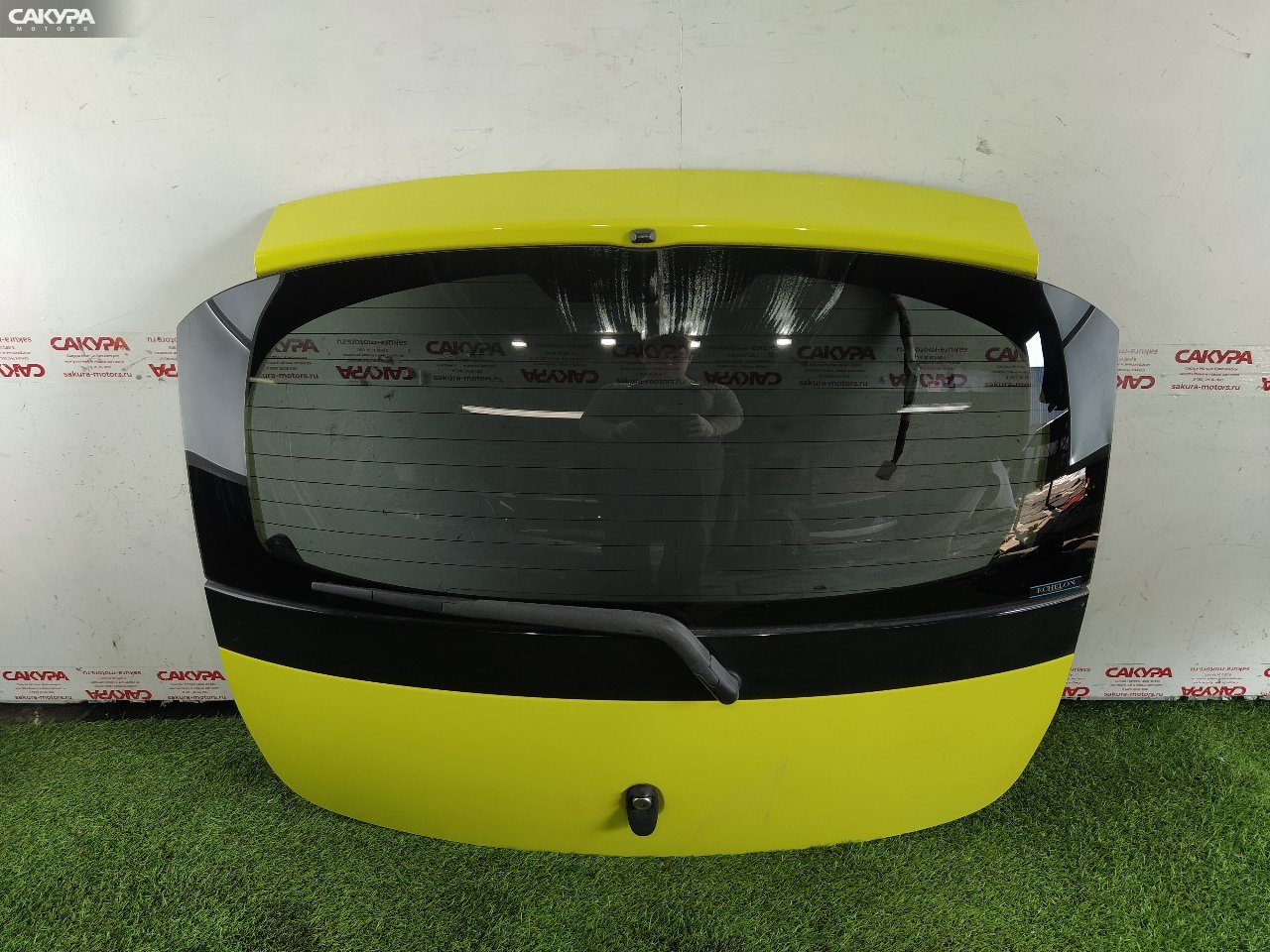 Дверь багажника Toyota Will Cypha NCP70 2NZ-FE: купить в Сакура Красноярск.