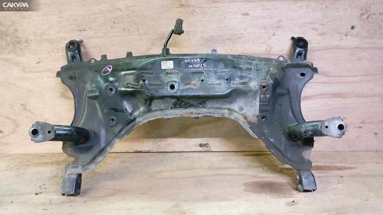 Балка поперечная передняя Daihatsu COO M402S 3SZ-VE: купить в Сакура Красноярск.