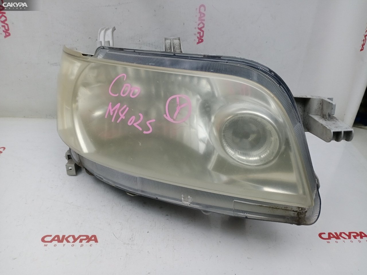 Фара правая Daihatsu COO M402S 3SZ-VE 100-51858: купить в Сакура Красноярск.