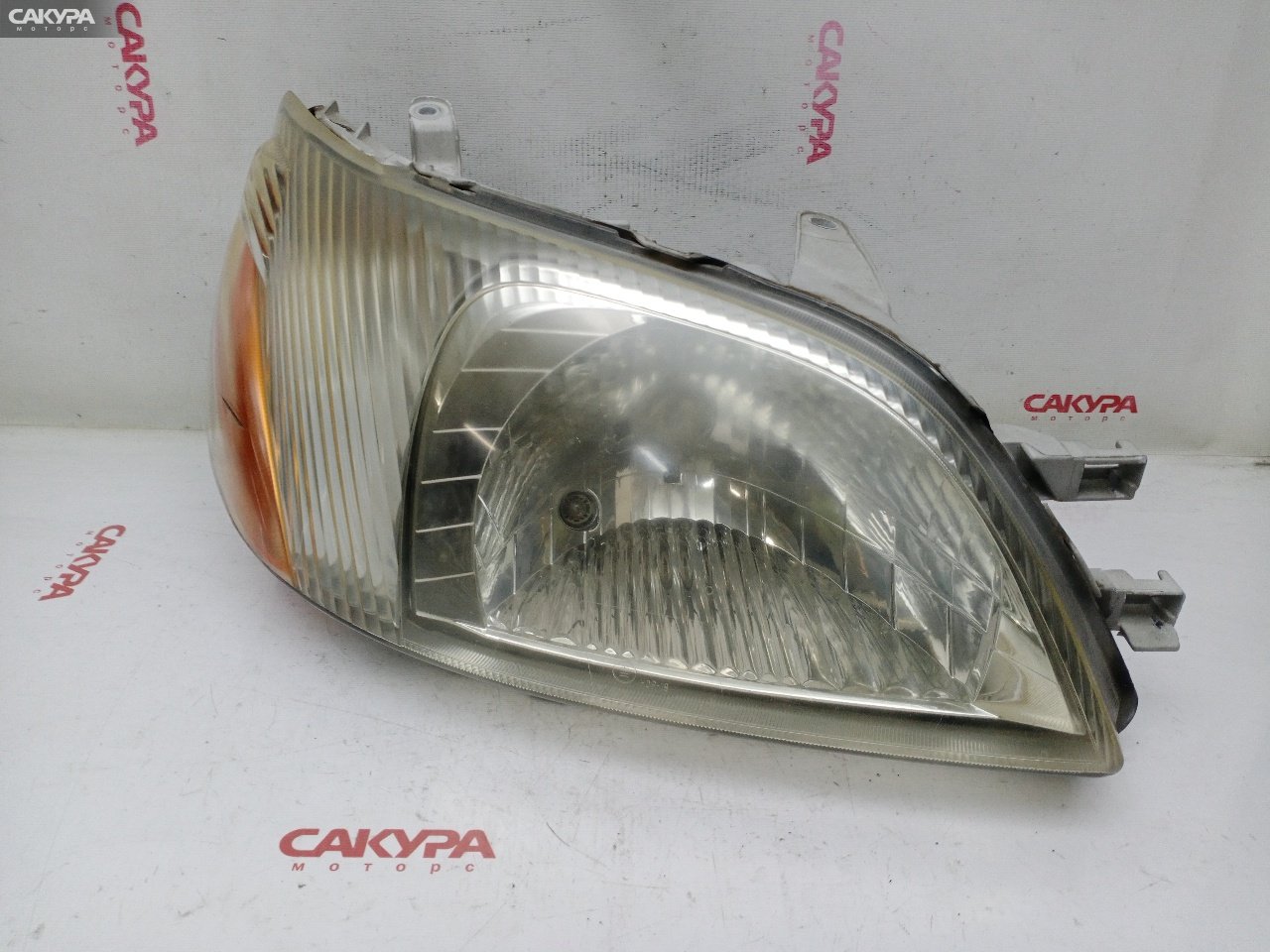 Фара правая Toyota Platz NCP12 1NZ-FE 52-009: купить в Сакура Красноярск.
