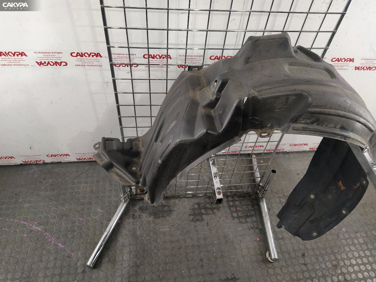 Подкрылок передний левый Toyota Vitz SCP10 1SZ-FE: купить в Сакура Красноярск.